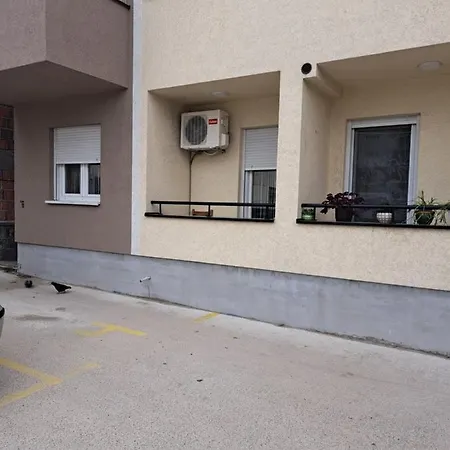 Sara 2 * Белград