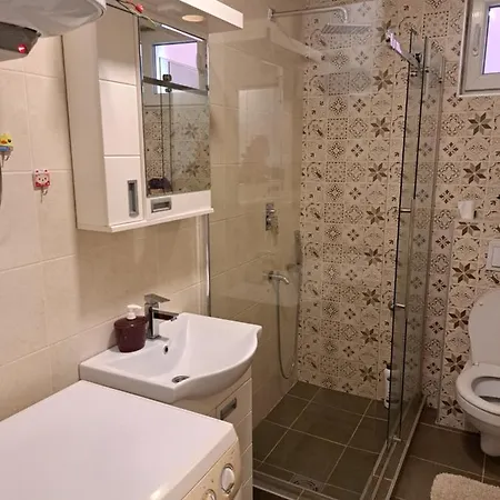 Sara 2 Apartment