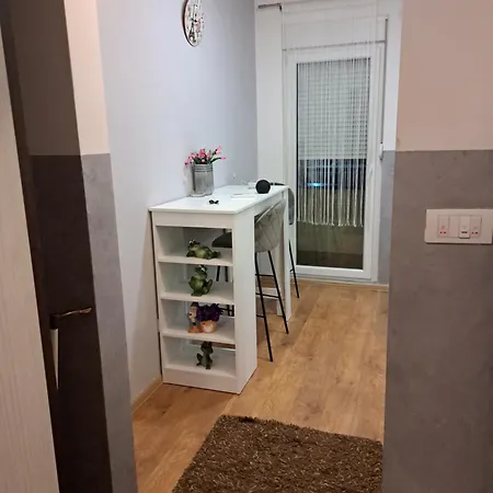 Sara 2 Apartment