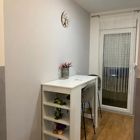 Apartment Sara 2 *