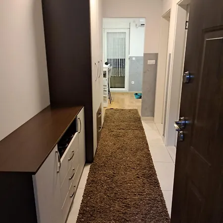 Apartment Sara 2 *